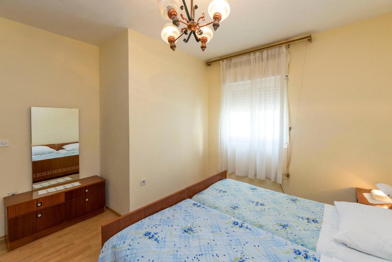 Apartment Lele Примоштен Экстерьер фото