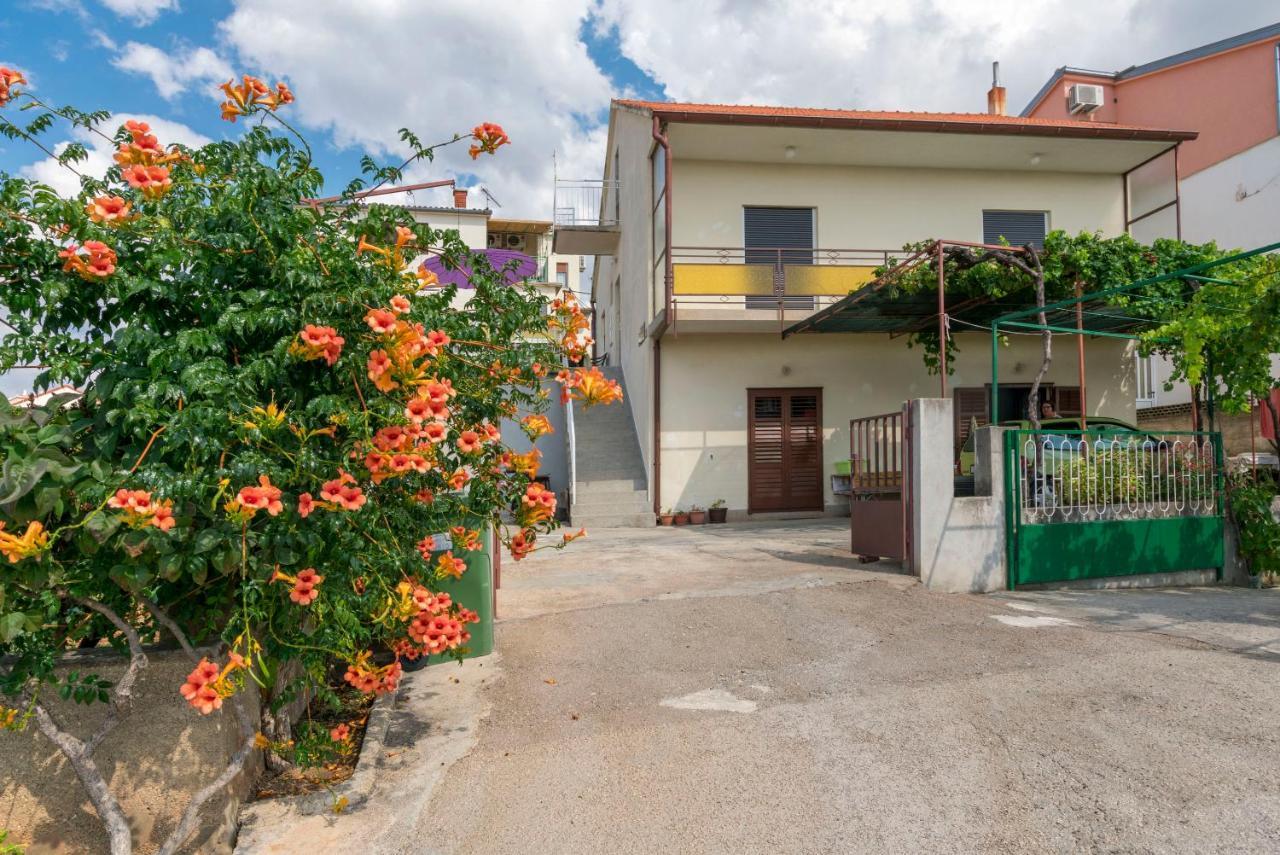 Apartment Lele Примоштен Экстерьер фото