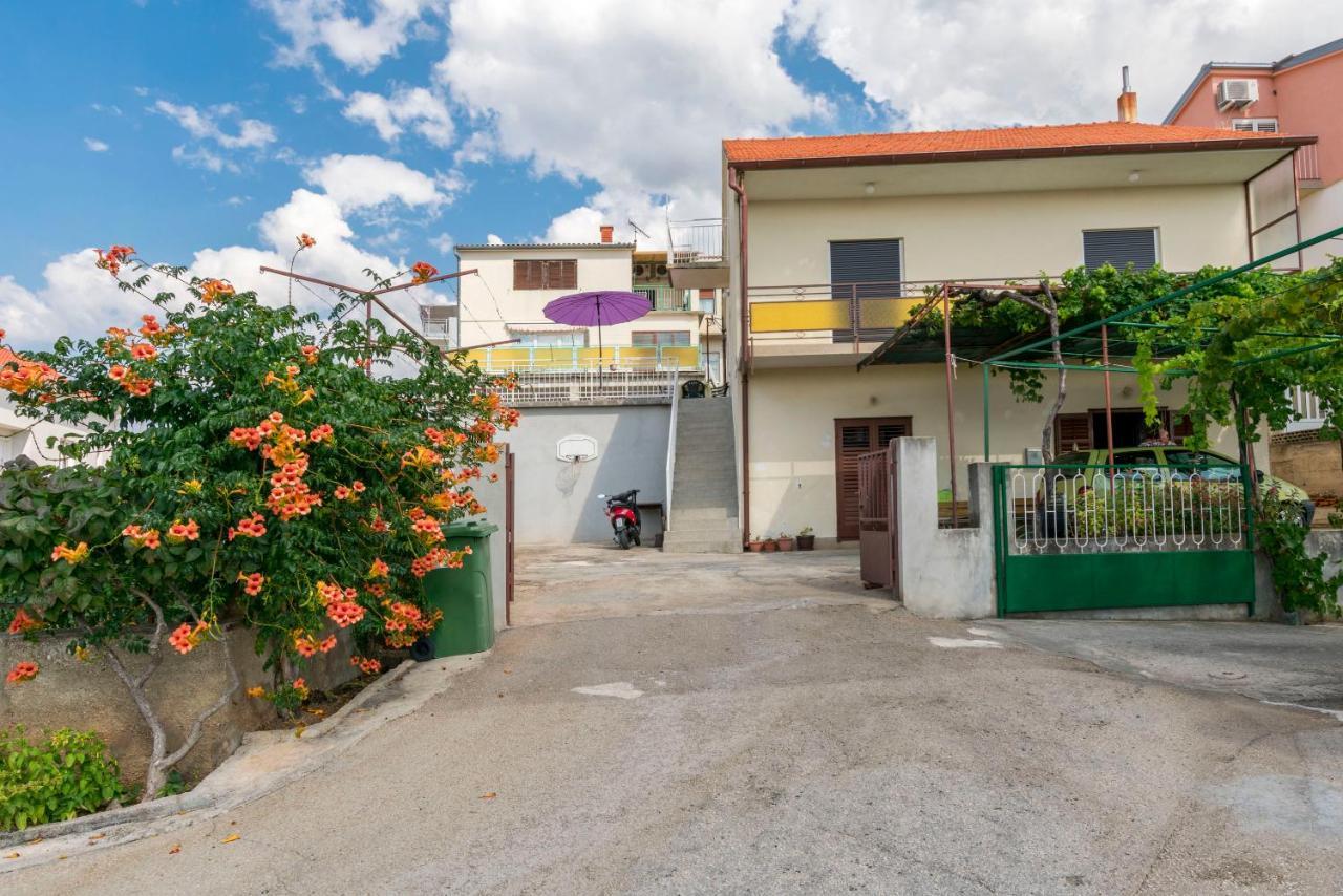 Apartment Lele Примоштен Экстерьер фото