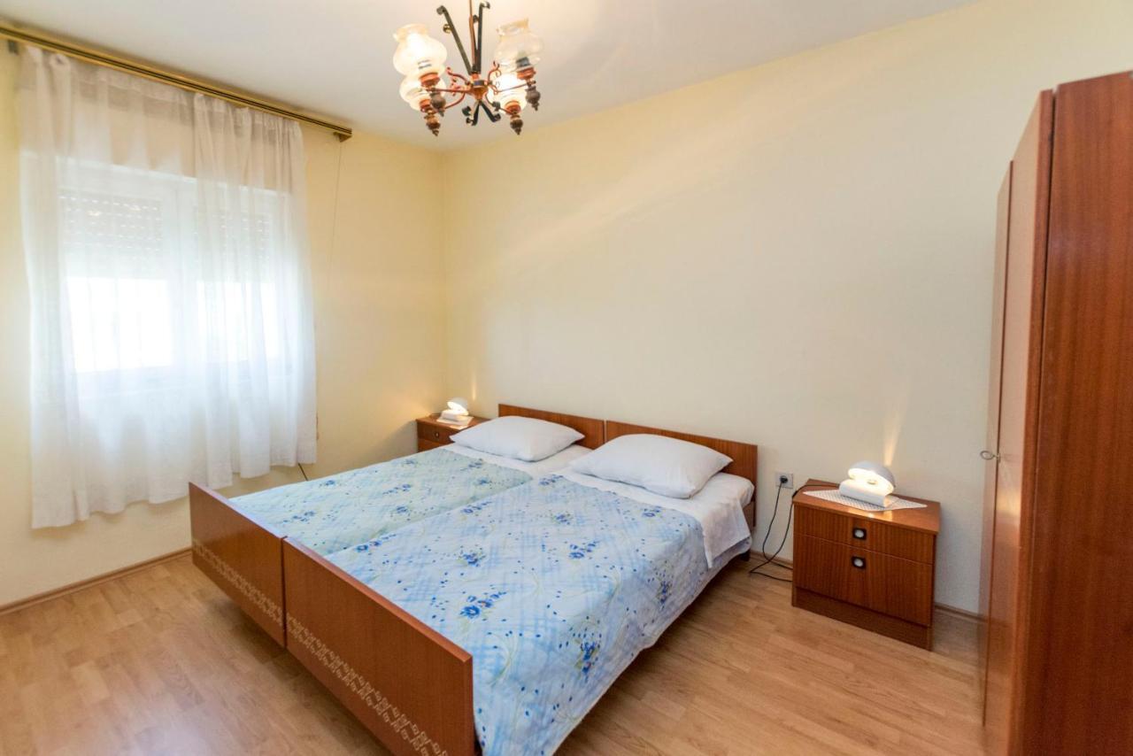 Apartment Lele Примоштен Экстерьер фото